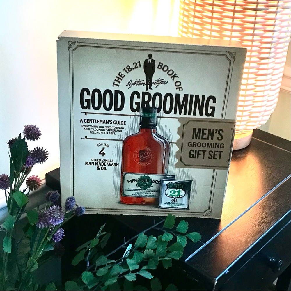 MEN GOOD GROOMING KIT: includes, a wash for body, hair and face. Spiced Oil.